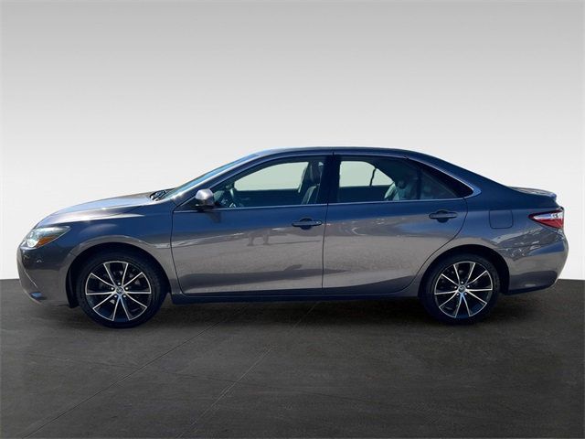 2015 Toyota Camry XSE photo 2
