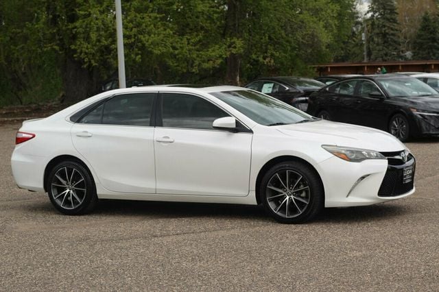 2015 Toyota Camry XSE V6 W/ ENTUNE/JBL AUDIO W/ NAVIGATION, BLIND SPOT, MOONROOF - 23009730 - 0