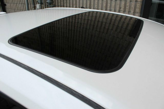 2015 Toyota Camry XSE V6 W/ ENTUNE/JBL AUDIO W/ NAVIGATION, BLIND SPOT, MOONROOF - 23009730 - 30