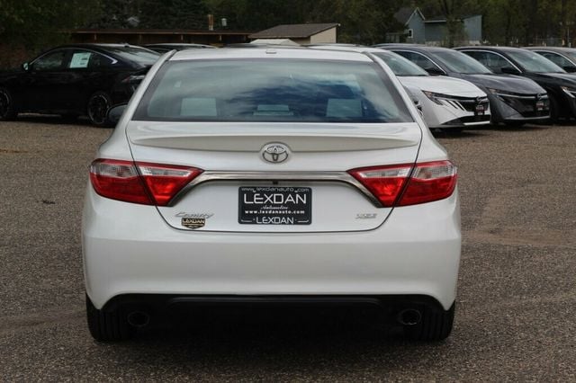 2015 Toyota Camry XSE V6 W/ ENTUNE/JBL AUDIO W/ NAVIGATION, BLIND SPOT, MOONROOF - 23009730 - 4