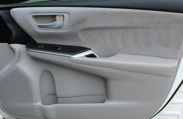 2015 Toyota Camry XSE V6 W/ ENTUNE/JBL AUDIO W/ NAVIGATION, BLIND SPOT, MOONROOF - 23009730 - 5