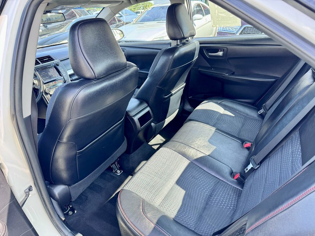 2015 Toyota Camry Hybrid  - 23066435 - 9