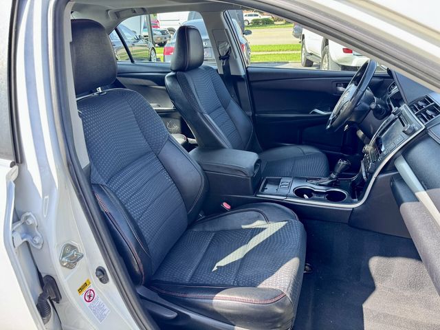 2015 Toyota Camry Hybrid  - 23066435 - 12