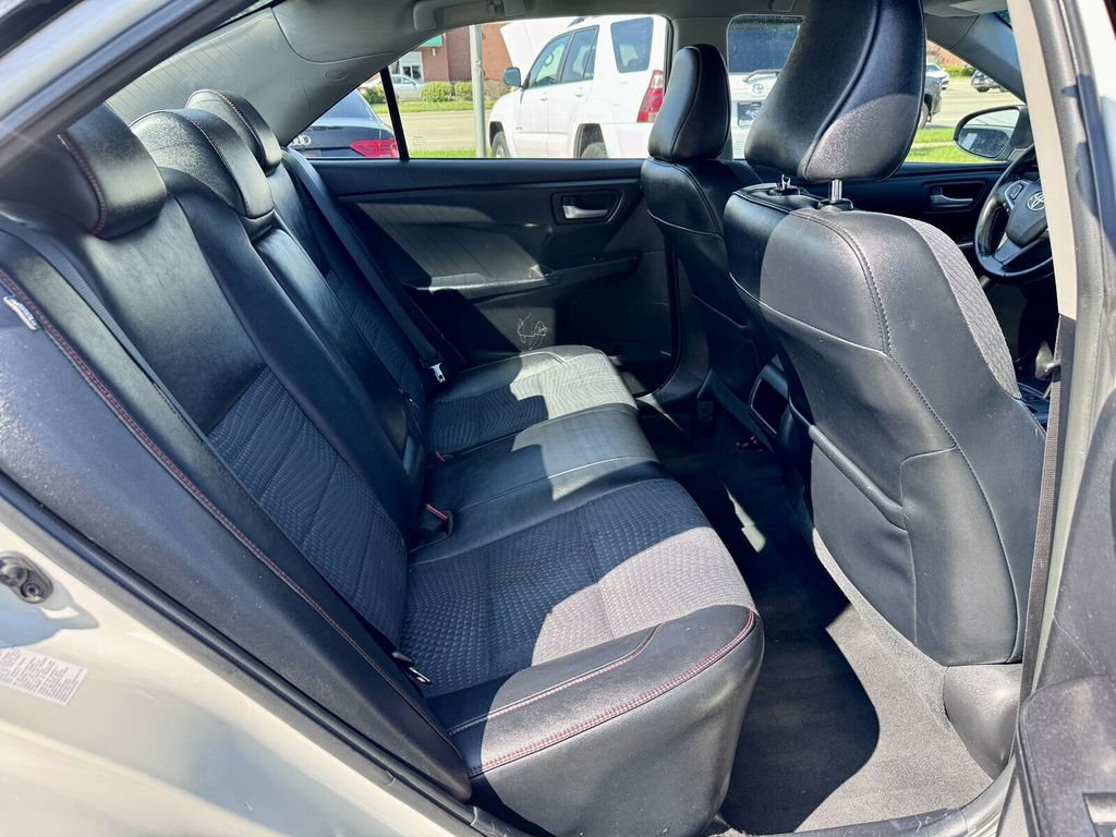 2015 Toyota Camry Hybrid  - 23066435 - 14