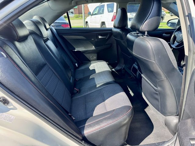 2015 Toyota Camry Hybrid  - 23066435 - 14