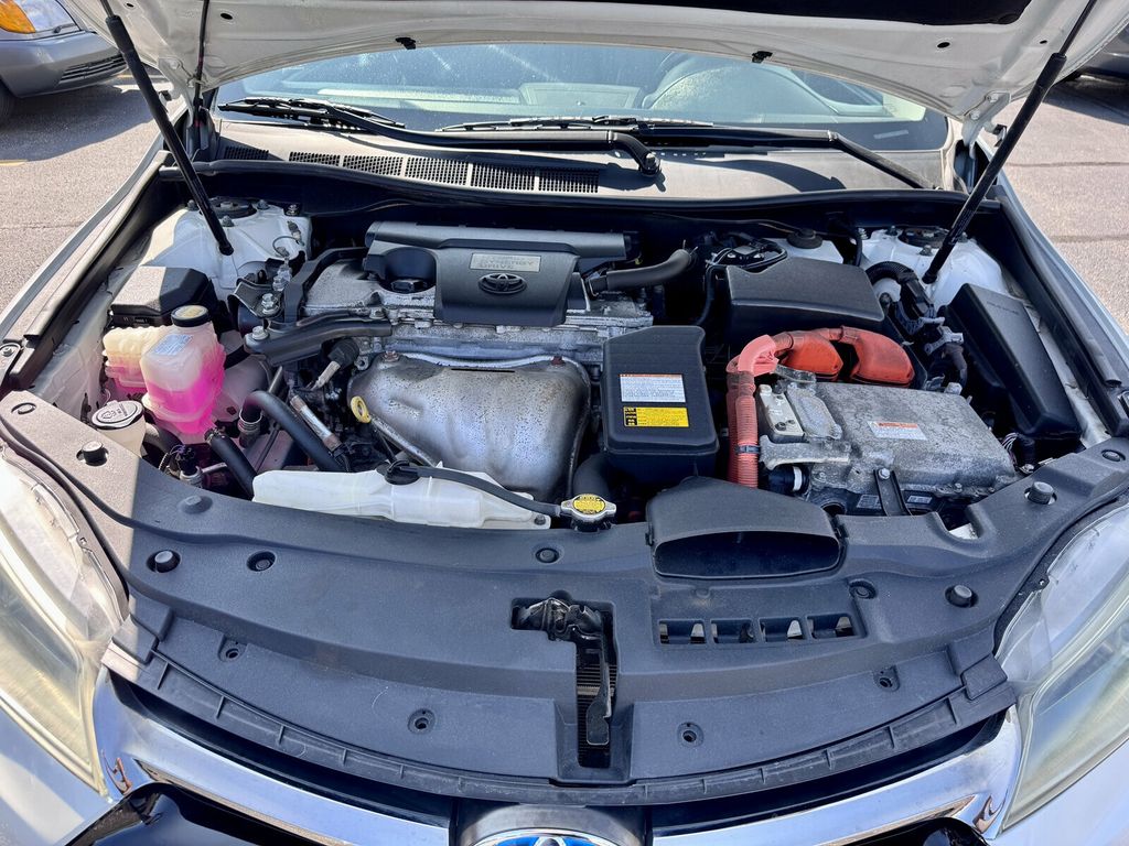 2015 Toyota Camry Hybrid  - 23066435 - 16