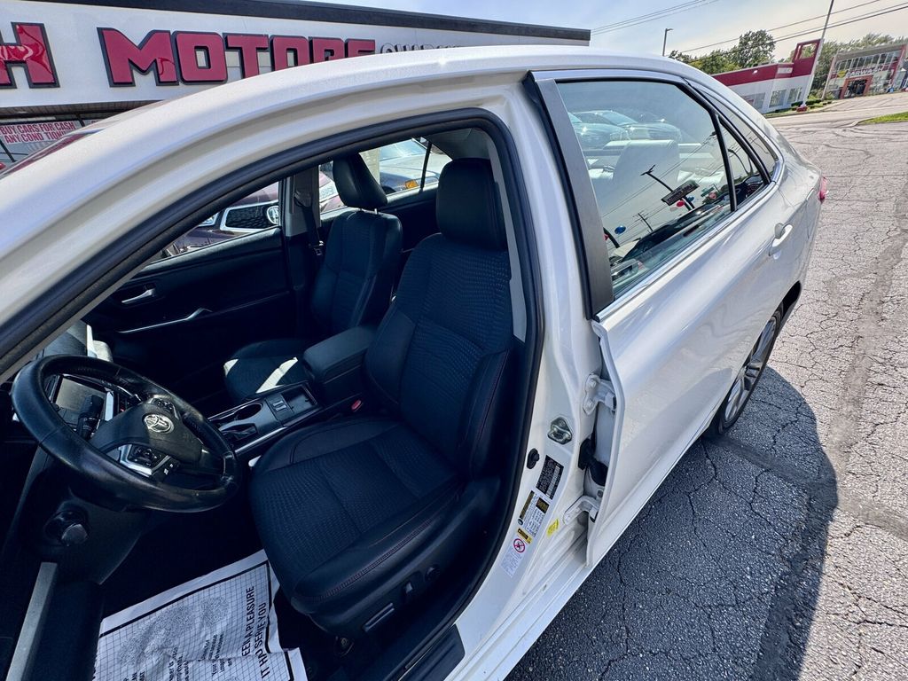 2015 Toyota Camry Hybrid  - 23066435 - 8