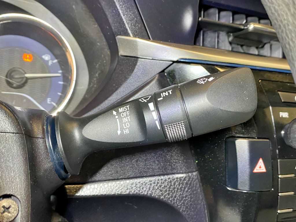 2015 Toyota Corolla 4dr Sedan CVT LE - 23008896 - 27