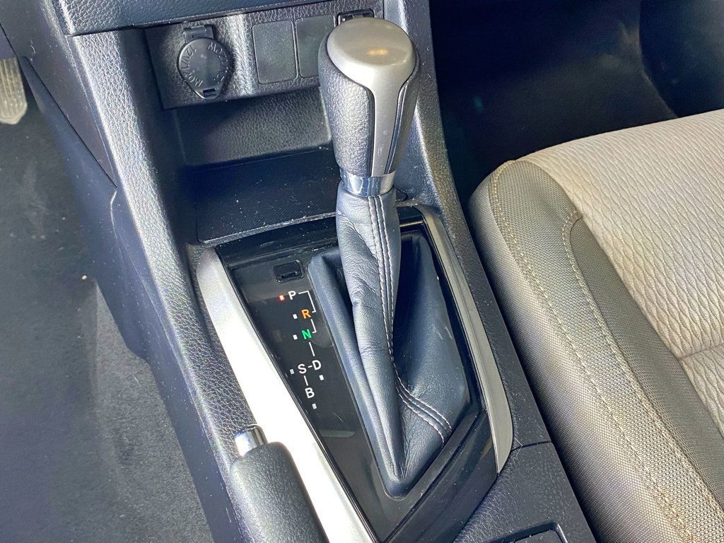 2015 Toyota Corolla 4dr Sedan CVT LE - 23008896 - 33