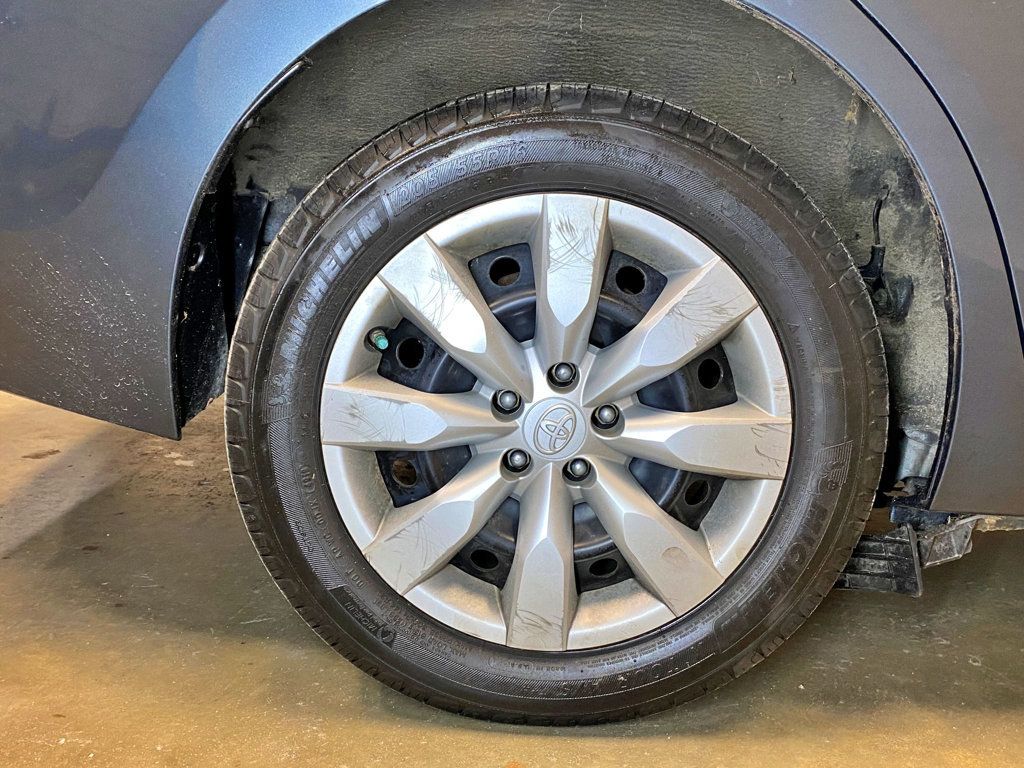 2015 Toyota Corolla 4dr Sedan CVT LE - 23008896 - 52