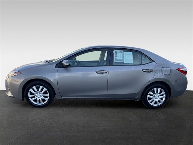 2015 Toyota Corolla LE photo 2