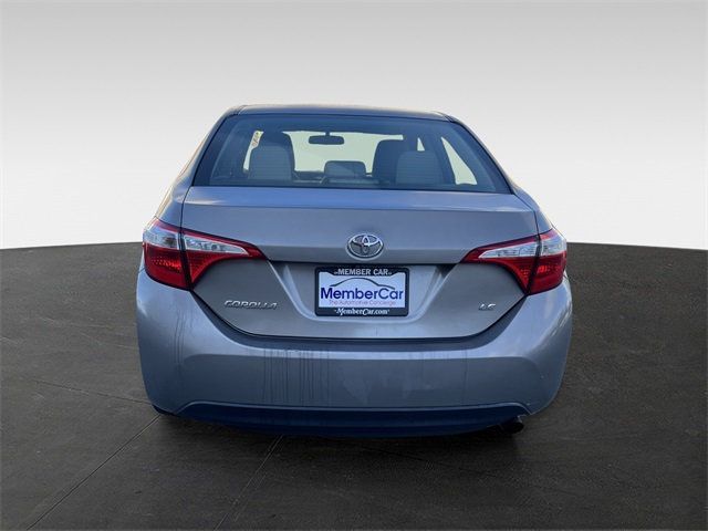 2015 Toyota Corolla LE photo 4