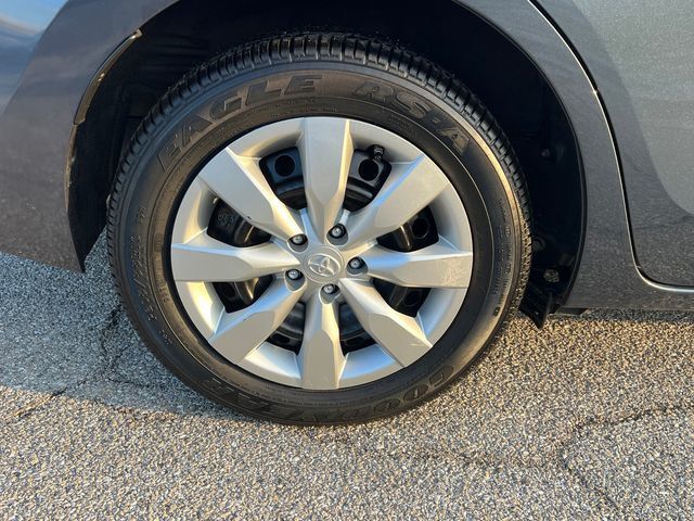 2015 Toyota Corolla 4dr Sedan CVT LE - 22991341 - 14