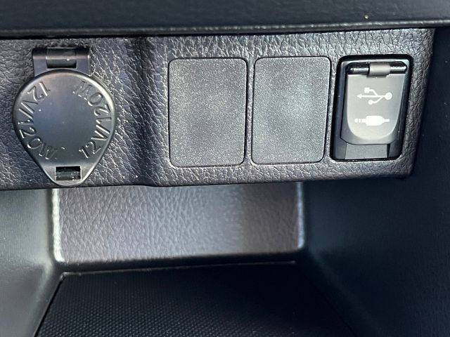 2015 Toyota Corolla 4dr Sedan CVT LE - 22991341 - 25