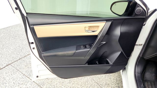 2015 Toyota Corolla 4dr Sedan CVT LE - 22995779 - 9