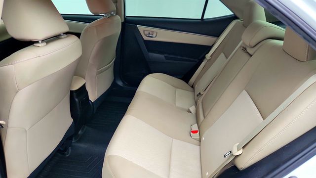 2015 Toyota Corolla 4dr Sedan CVT LE - 22995779 - 19