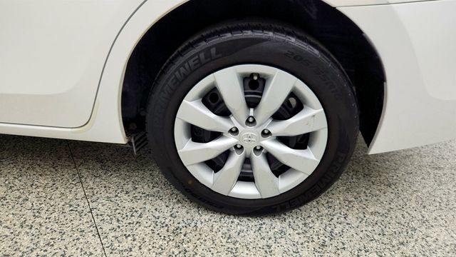 2015 Toyota Corolla 4dr Sedan CVT LE - 22995779 - 8