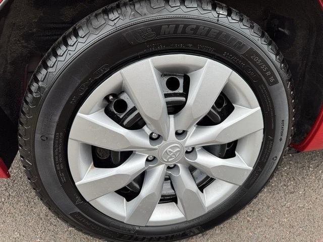 2015 Toyota Corolla LE - 23050392 - 21