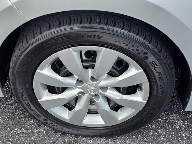 2015 Toyota Corolla LE - 23090291 - 27