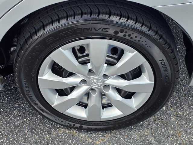 2015 Toyota Corolla LE - 23090291 - 28