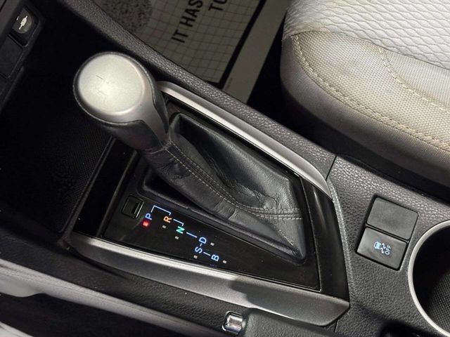 2015 Toyota Corolla LE 4dr Sedan - 23030940 - 29