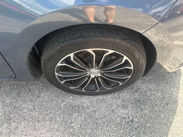 2015 Toyota Corolla S PLUS - 23029286 - 19