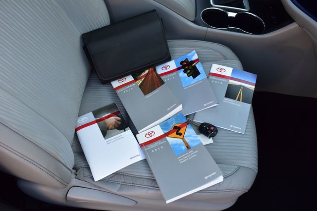 2015 Toyota Highlander AWD 4dr V6 LE Plus - 22946608 - 11