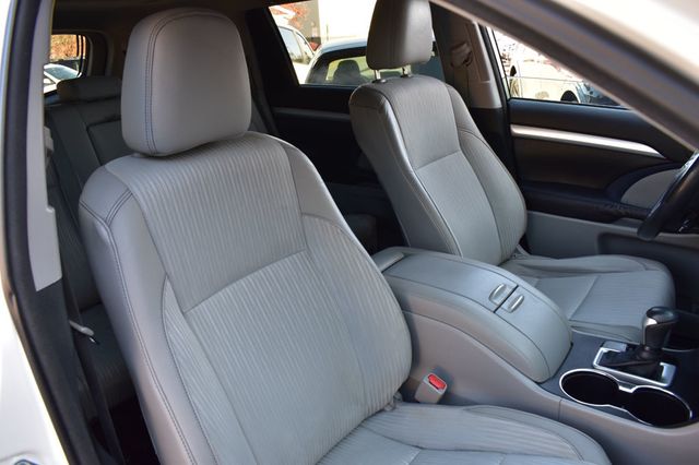 2015 Toyota Highlander AWD 4dr V6 LE Plus - 22946608 - 17