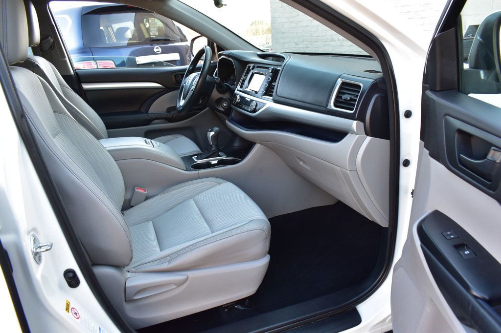 2015 Toyota Highlander AWD 4dr V6 LE Plus - 22946608 - 21