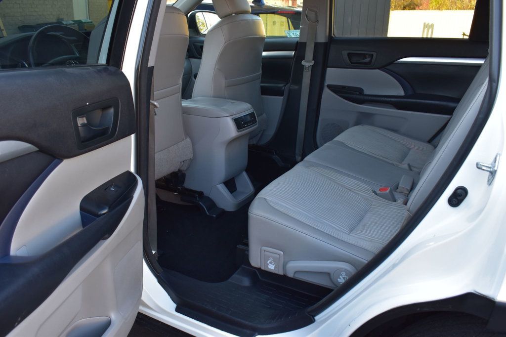 2015 Toyota Highlander AWD 4dr V6 LE Plus - 22946608 - 24