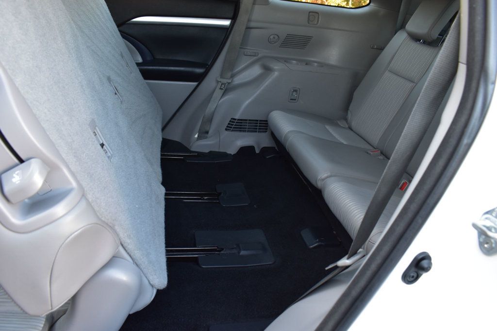 2015 Toyota Highlander AWD 4dr V6 LE Plus - 22946608 - 30