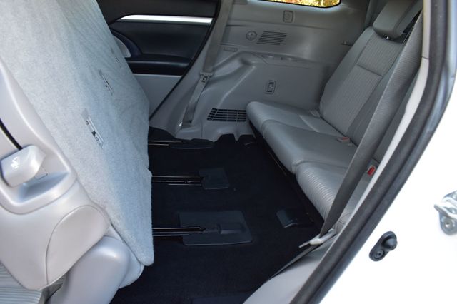 2015 Toyota Highlander AWD 4dr V6 LE Plus - 22946608 - 30