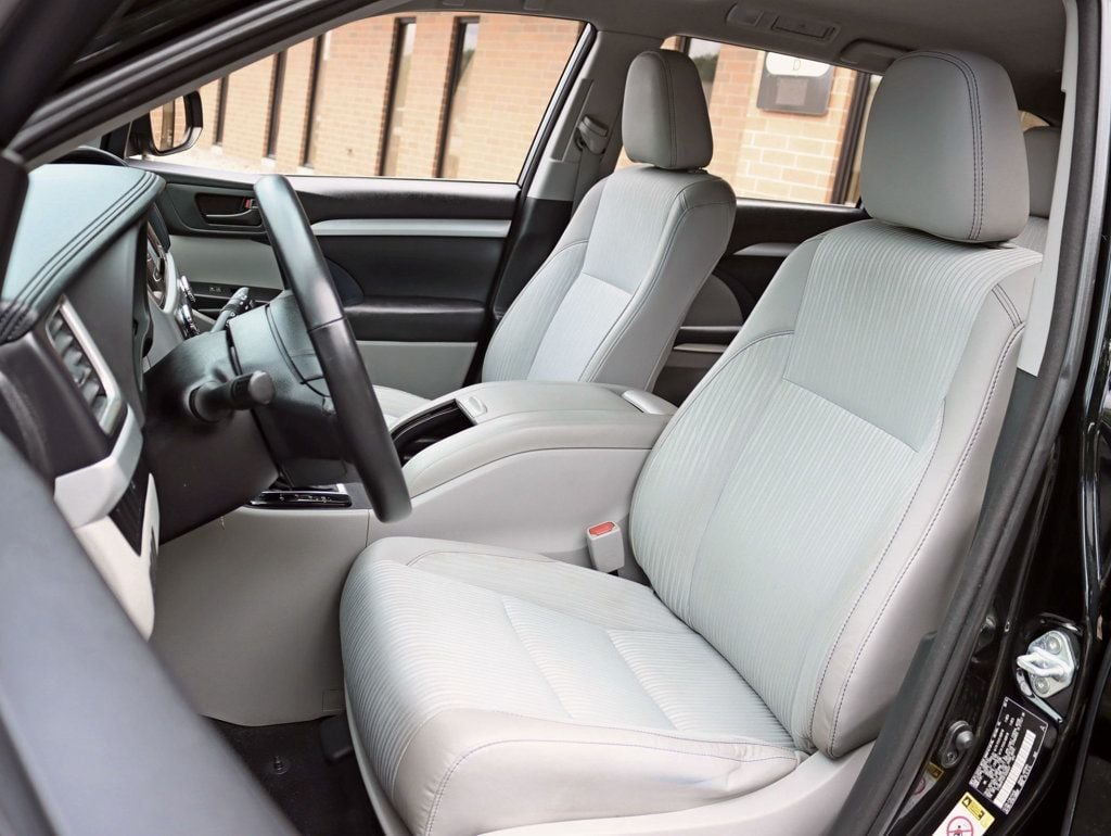 2015 Toyota Highlander AWD 4dr V6 LE Plus - 22902198 - 17