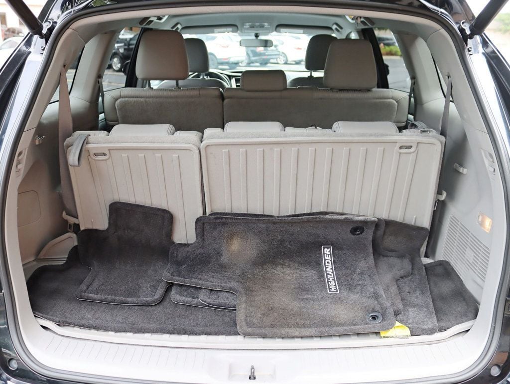 2015 Toyota Highlander AWD 4dr V6 LE Plus - 22902198 - 26