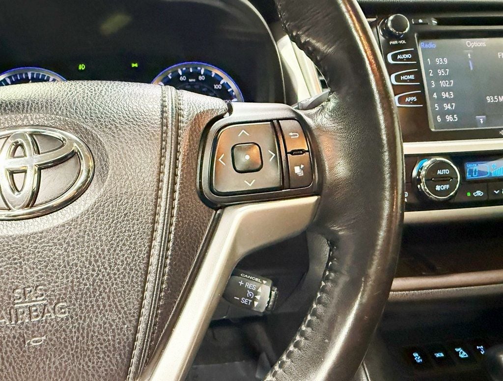 2015 Toyota Highlander XLE photo 10