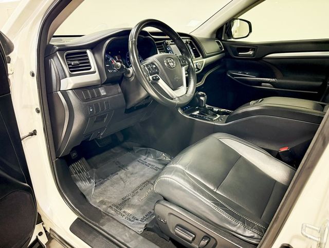 2015 Toyota Highlander AWD 4dr V6 XLE - 22919298 - 28