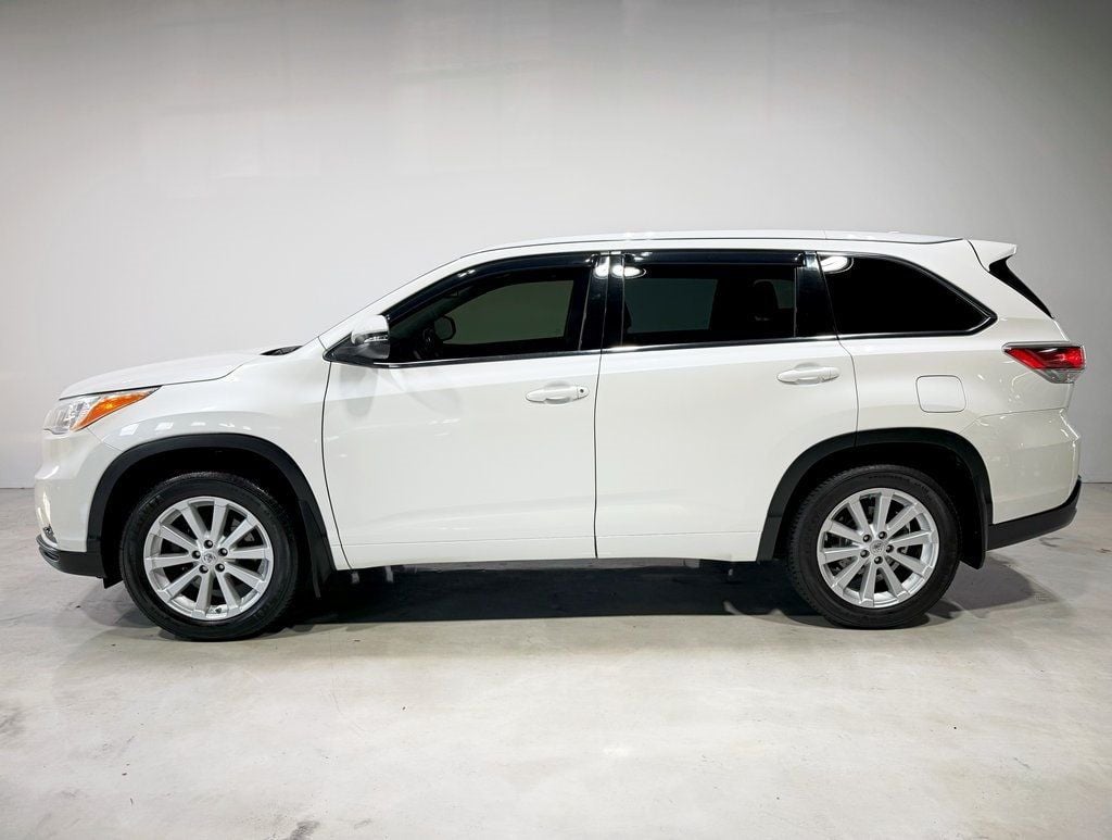 2015 Toyota Highlander XLE photo 2
