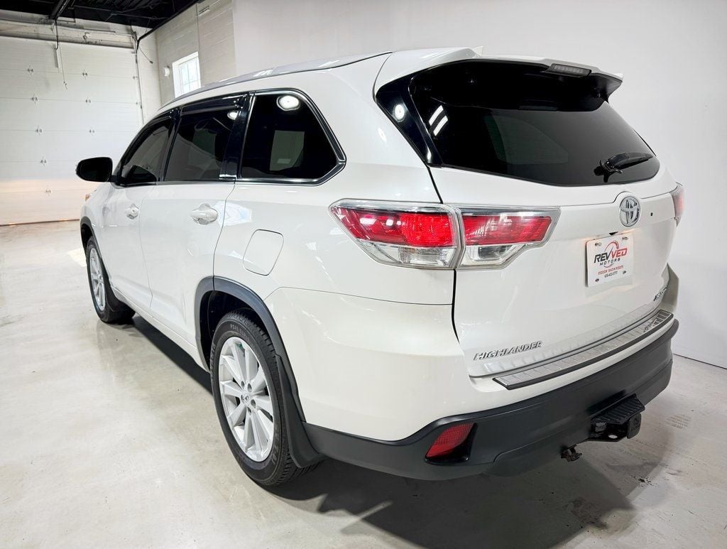 2015 Toyota Highlander XLE photo 3