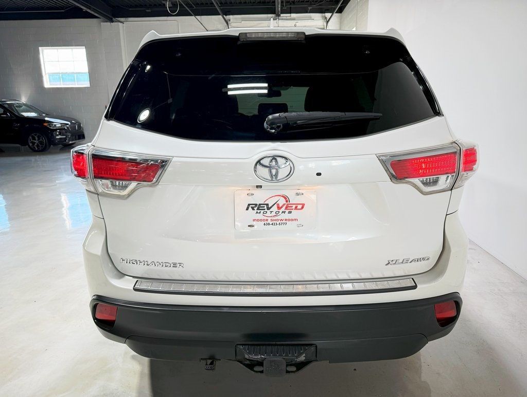 2015 Toyota Highlander XLE photo 4