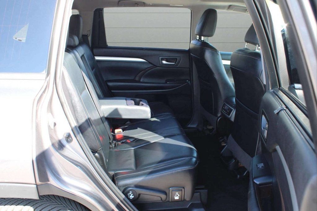 2015 Toyota Highlander AWD 4dr V6 XLE - 22925076 - 17