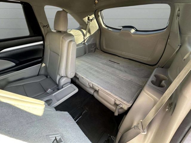 2015 Toyota Highlander AWD 4dr V6 XLE - 22940955 - 19