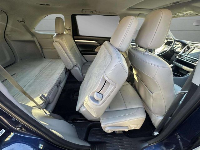 2015 Toyota Highlander AWD 4dr V6 XLE - 22940955 - 31