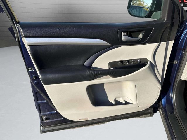 2015 Toyota Highlander AWD 4dr V6 XLE - 22940955 - 8