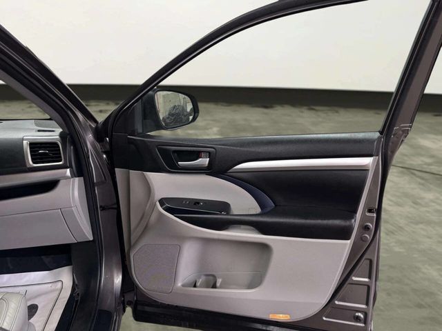 2015 Toyota Highlander AWD 4dr V6 XLE - 23008672 - 19