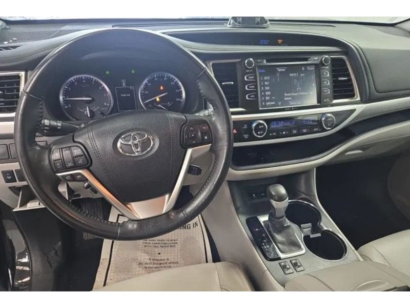 2015 Toyota Highlander Base Hybrid photo 9