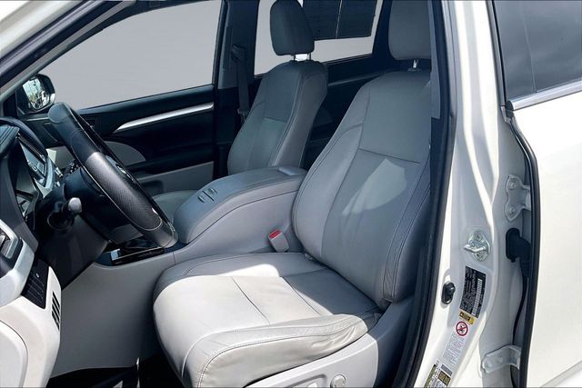 2015 Toyota Highlander AWD 4dr V6 XLE - 23017346 - 9