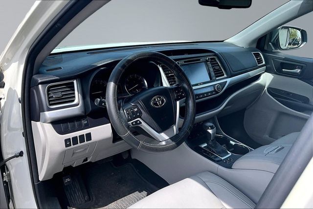 2015 Toyota Highlander AWD 4dr V6 XLE - 23017346 - 10