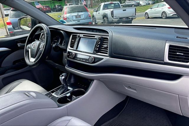 2015 Toyota Highlander AWD 4dr V6 XLE - 23017346 - 12