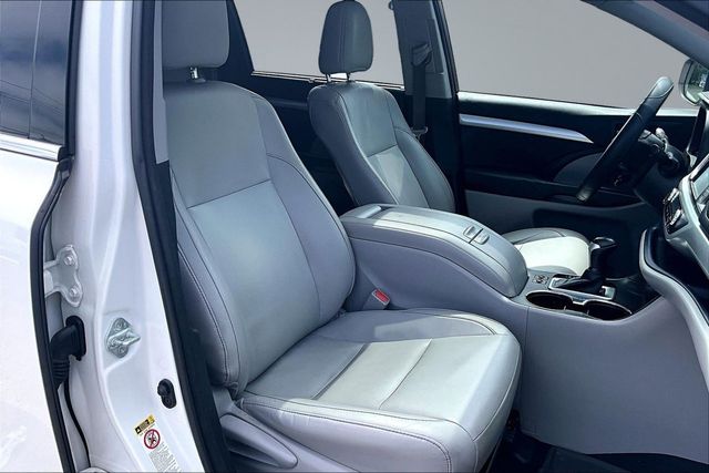 2015 Toyota Highlander AWD 4dr V6 XLE - 23017346 - 13