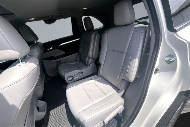 2015 Toyota Highlander AWD 4dr V6 XLE - 23017346 - 17